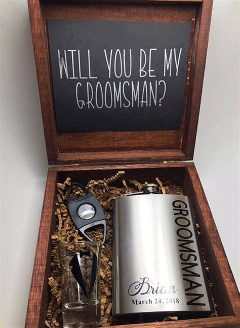 asking groomsmen gifts ideas